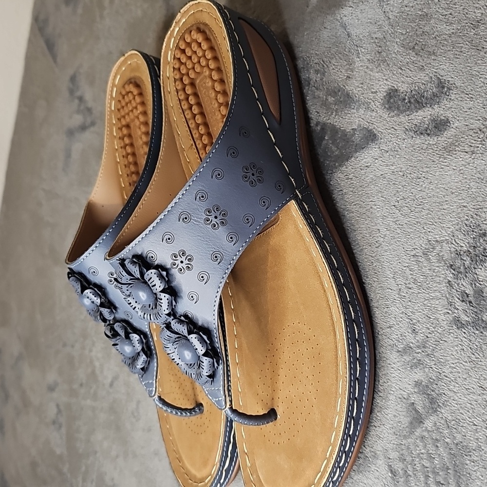 Ecetana‎  Blue and Tan Sandals Size 42